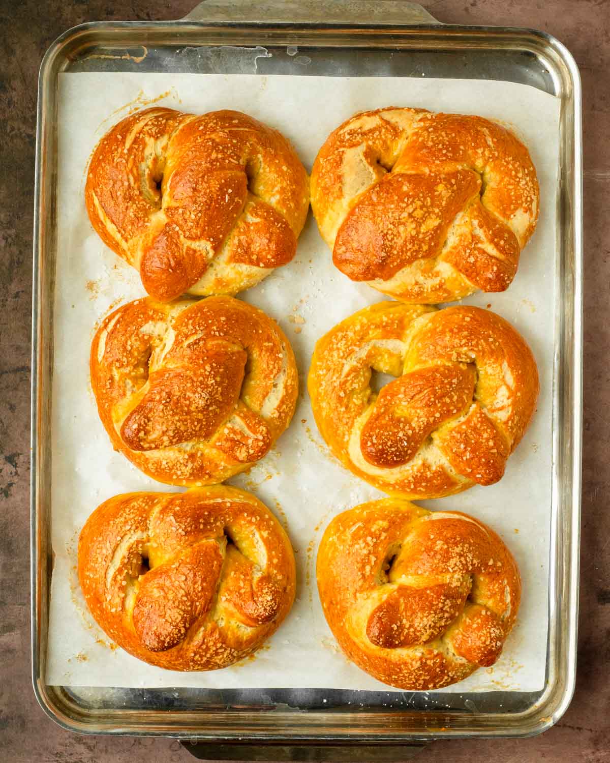 Step 5. Bake the pretzels in the oven